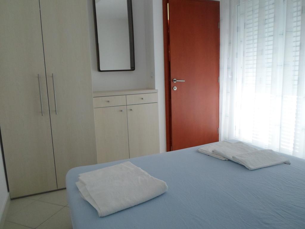 Apartments Biba Novalja Habitación foto